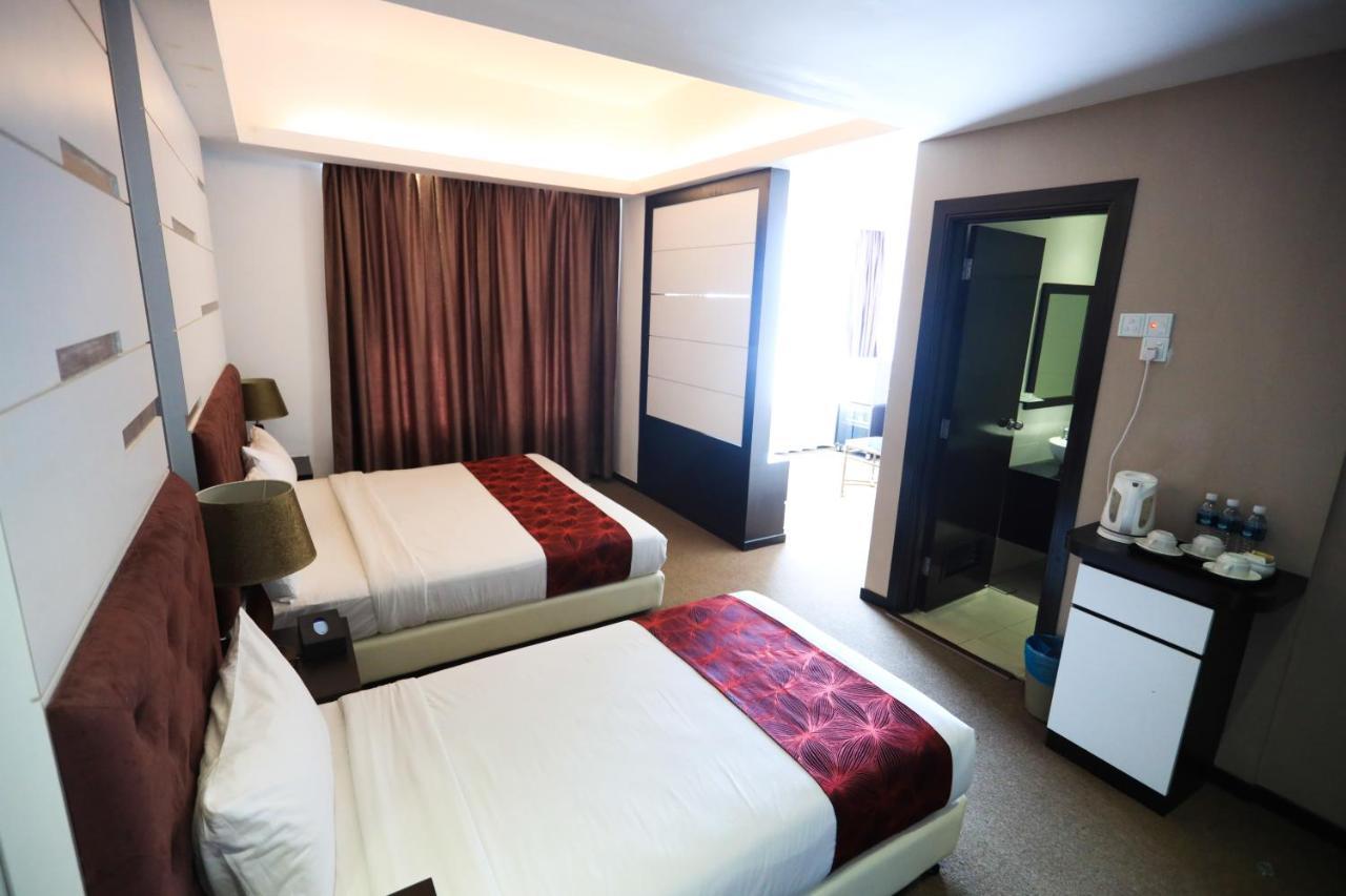 Paradise Spa Hotel Петалинг Джая Екстериор снимка