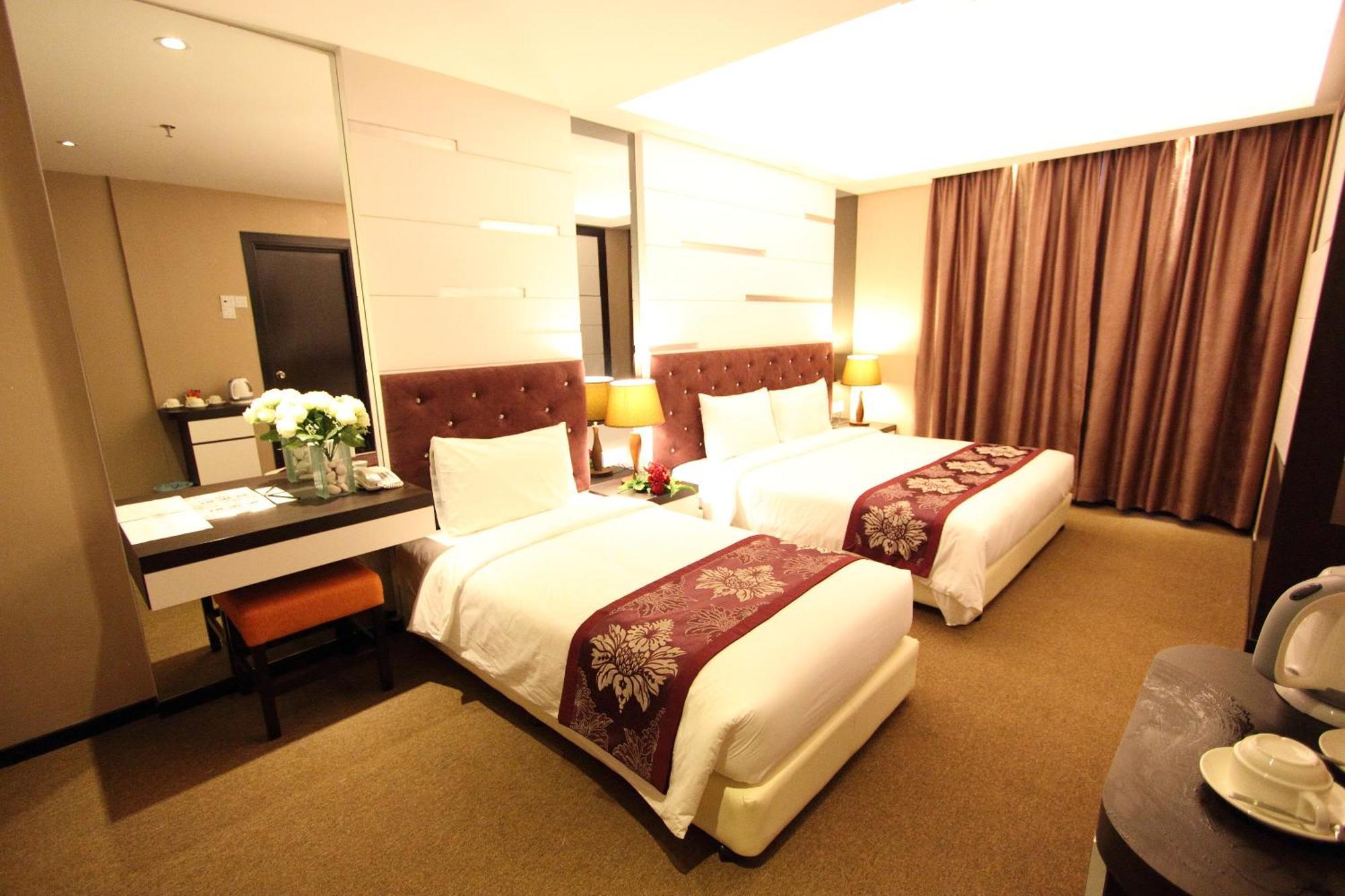 Paradise Spa Hotel Петалинг Джая Екстериор снимка