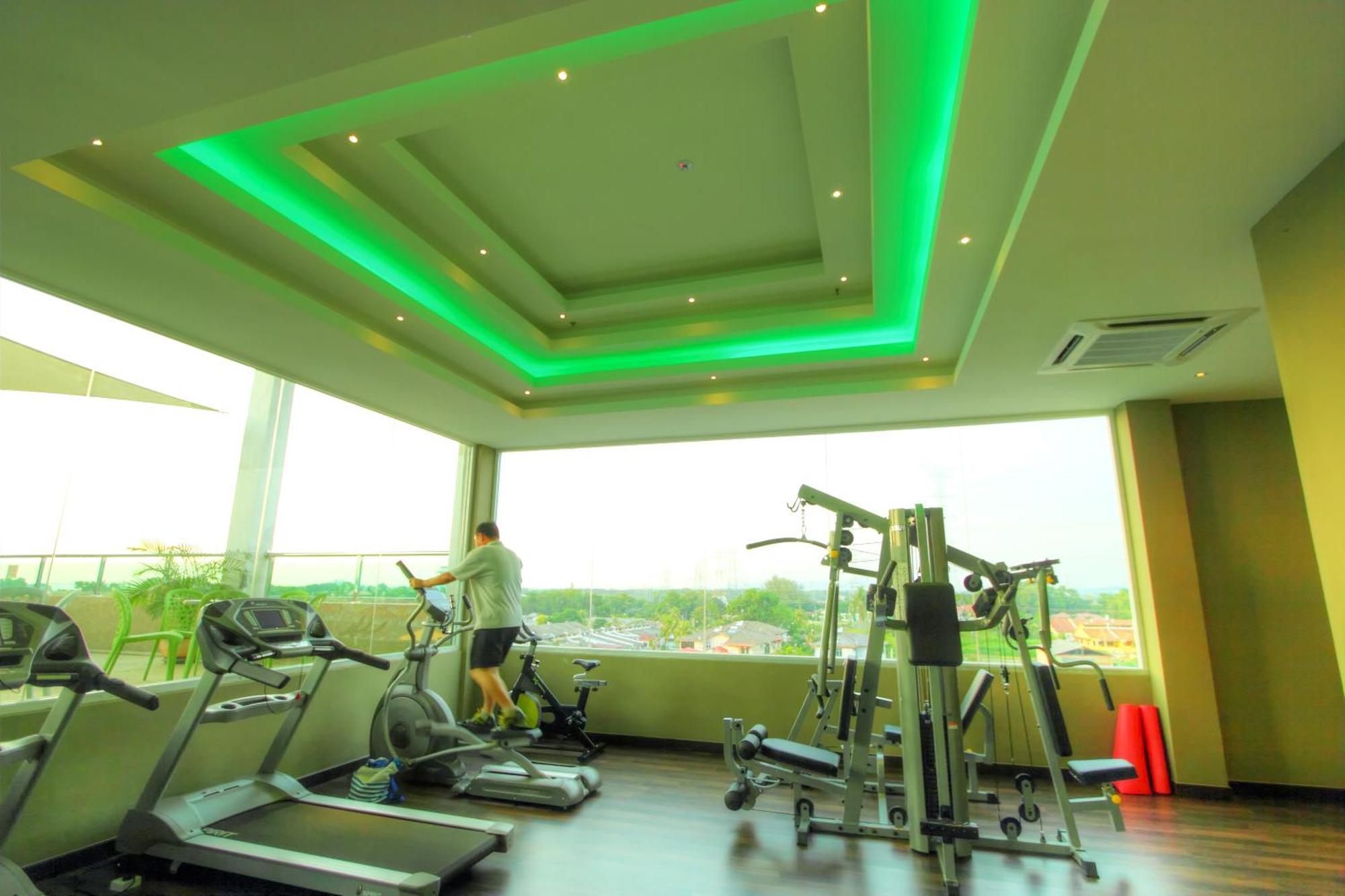 Paradise Spa Hotel Петалинг Джая Екстериор снимка