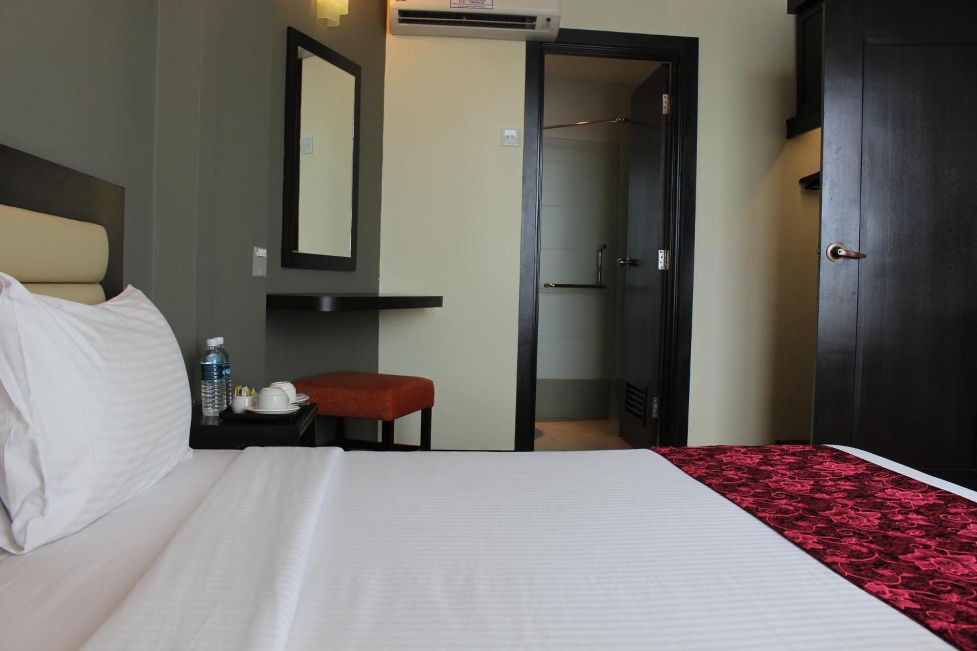 Paradise Spa Hotel Петалинг Джая Екстериор снимка