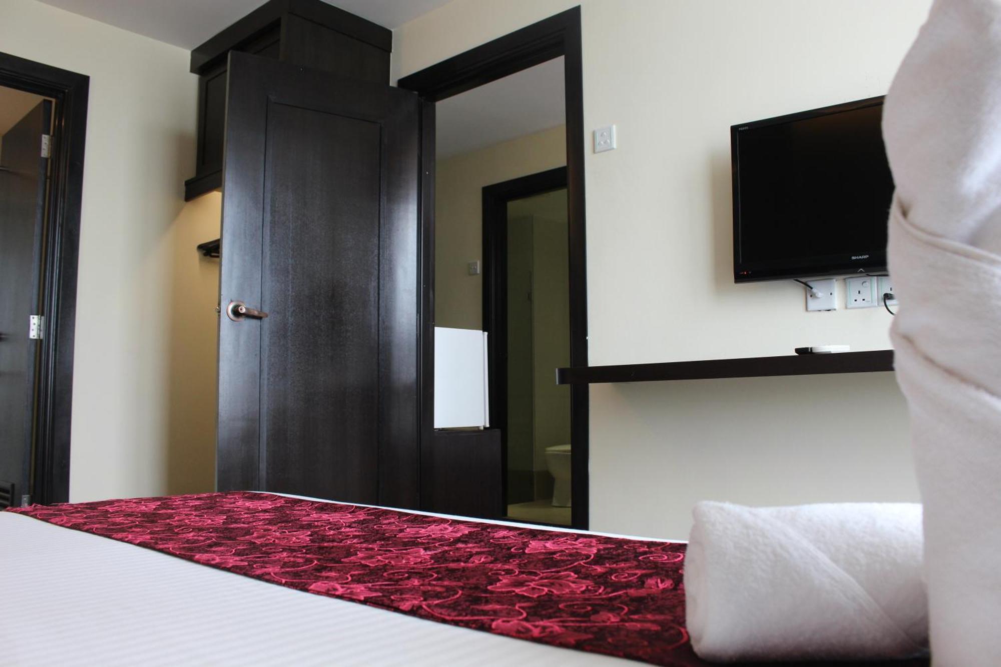 Paradise Spa Hotel Петалинг Джая Екстериор снимка