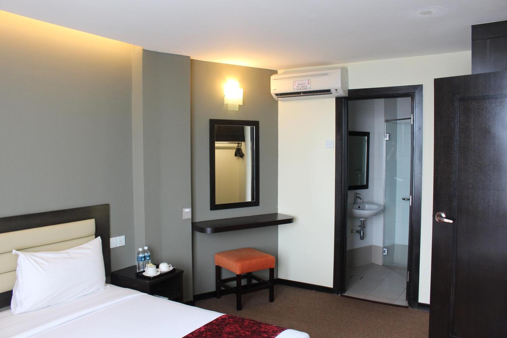 Paradise Spa Hotel Петалинг Джая Екстериор снимка