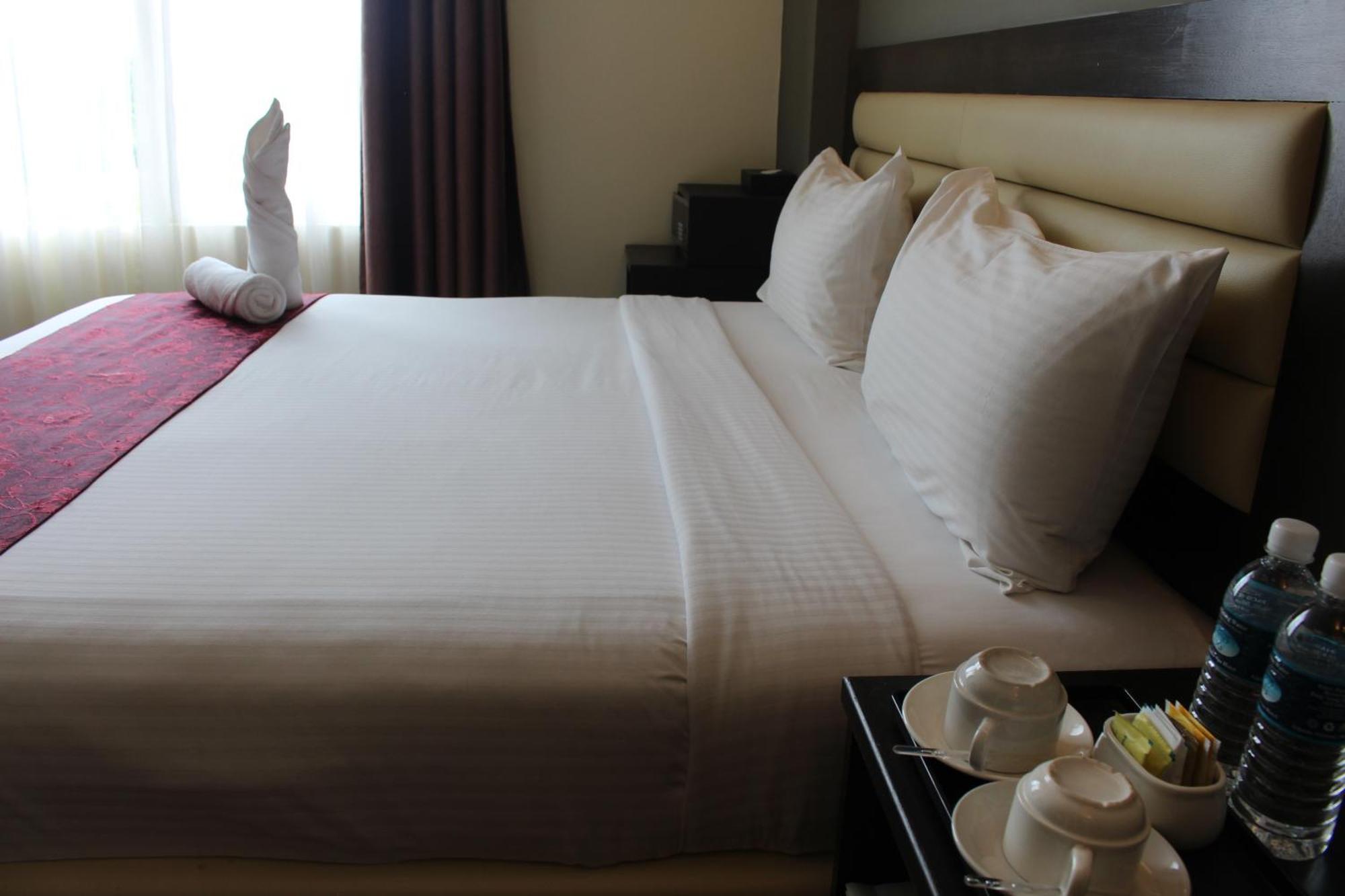 Paradise Spa Hotel Петалинг Джая Екстериор снимка