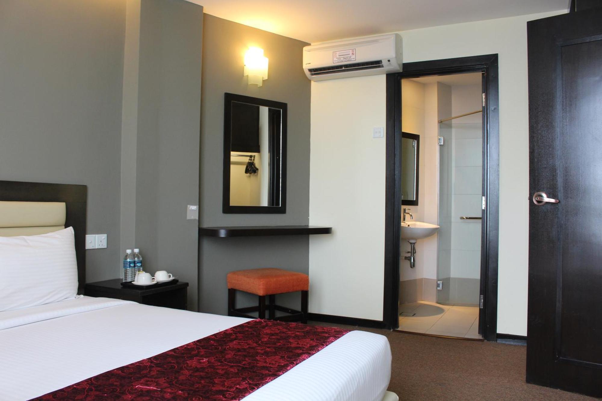 Paradise Spa Hotel Петалинг Джая Екстериор снимка