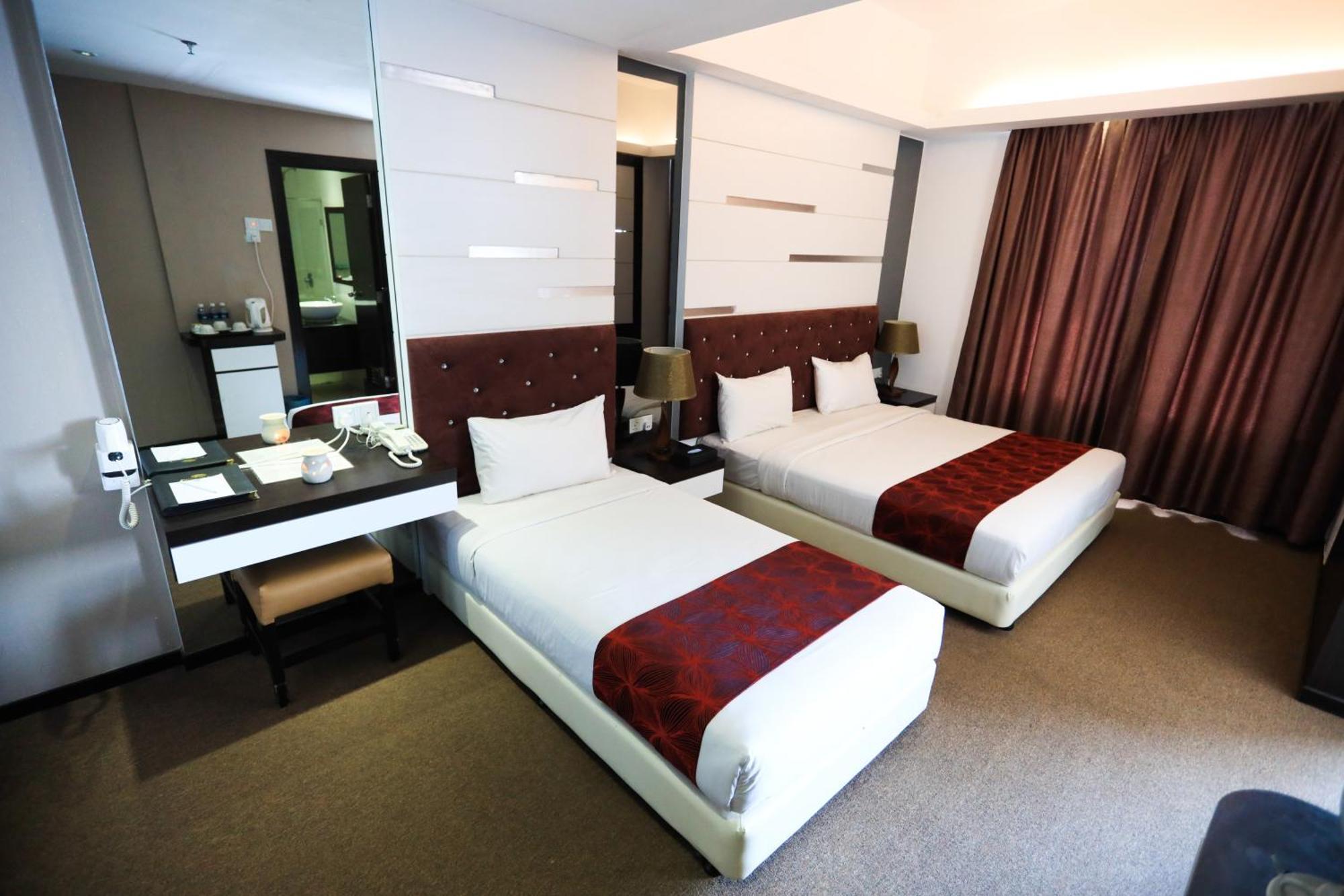 Paradise Spa Hotel Петалинг Джая Екстериор снимка