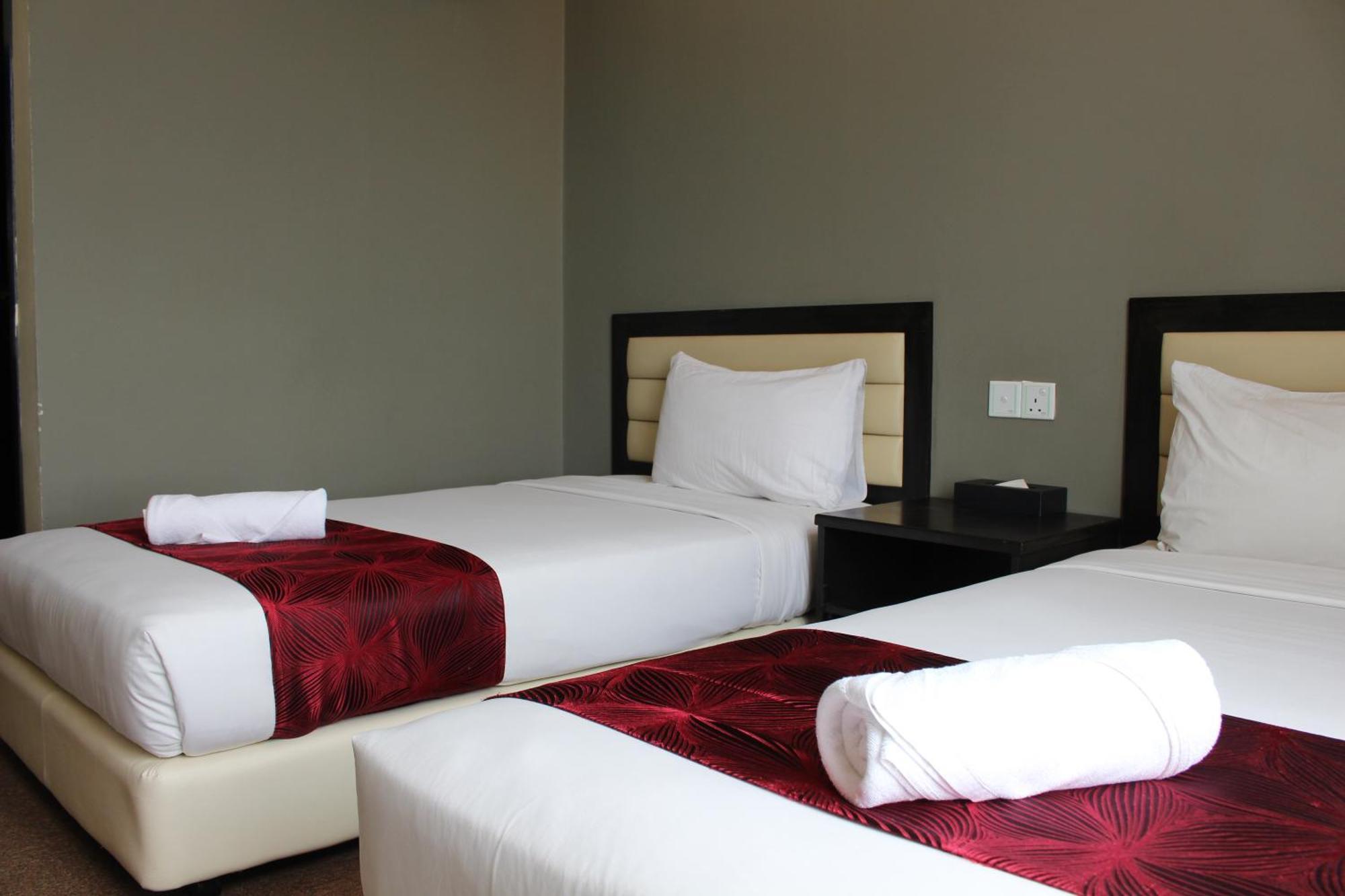 Paradise Spa Hotel Петалинг Джая Екстериор снимка