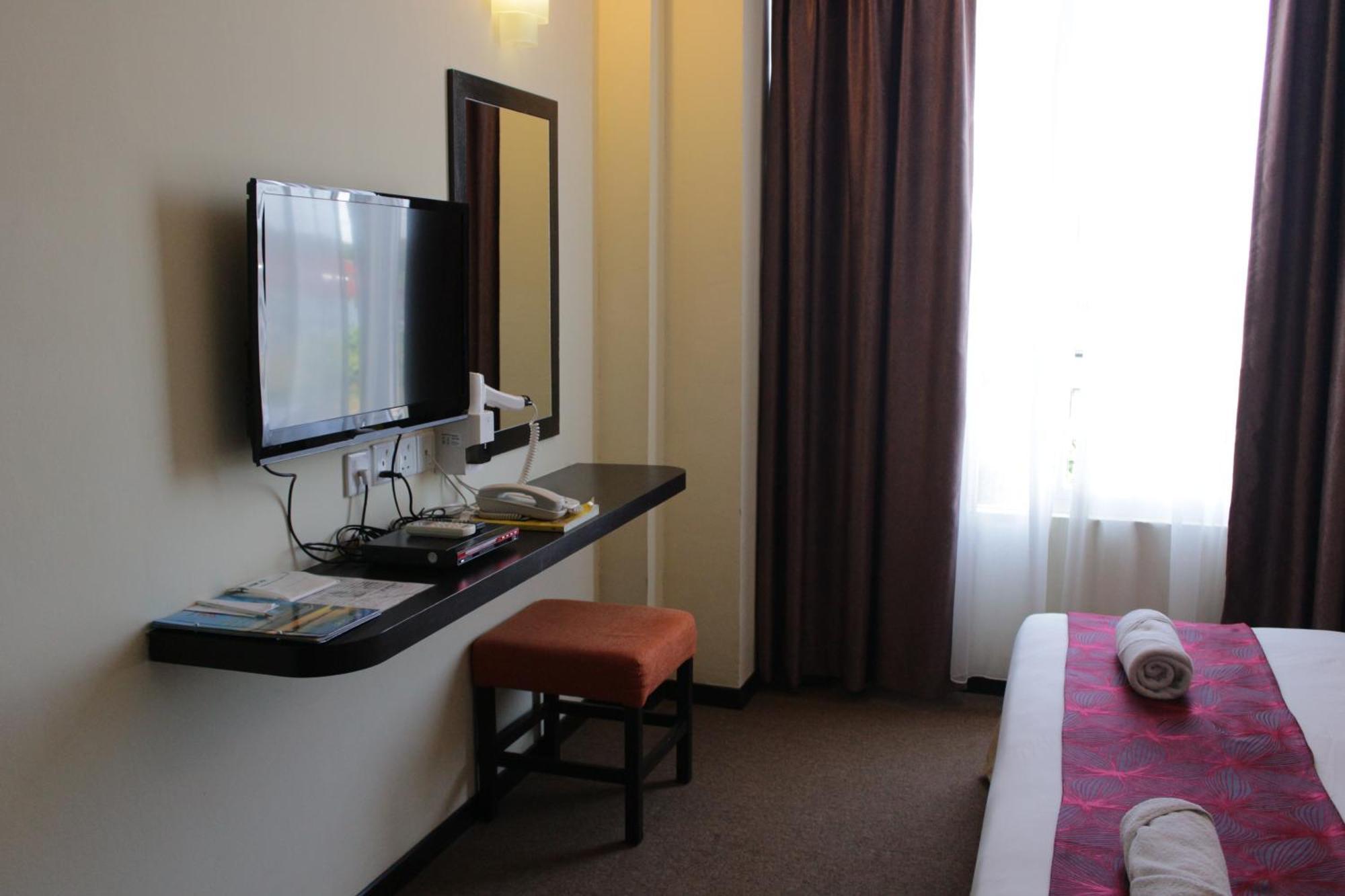 Paradise Spa Hotel Петалинг Джая Екстериор снимка